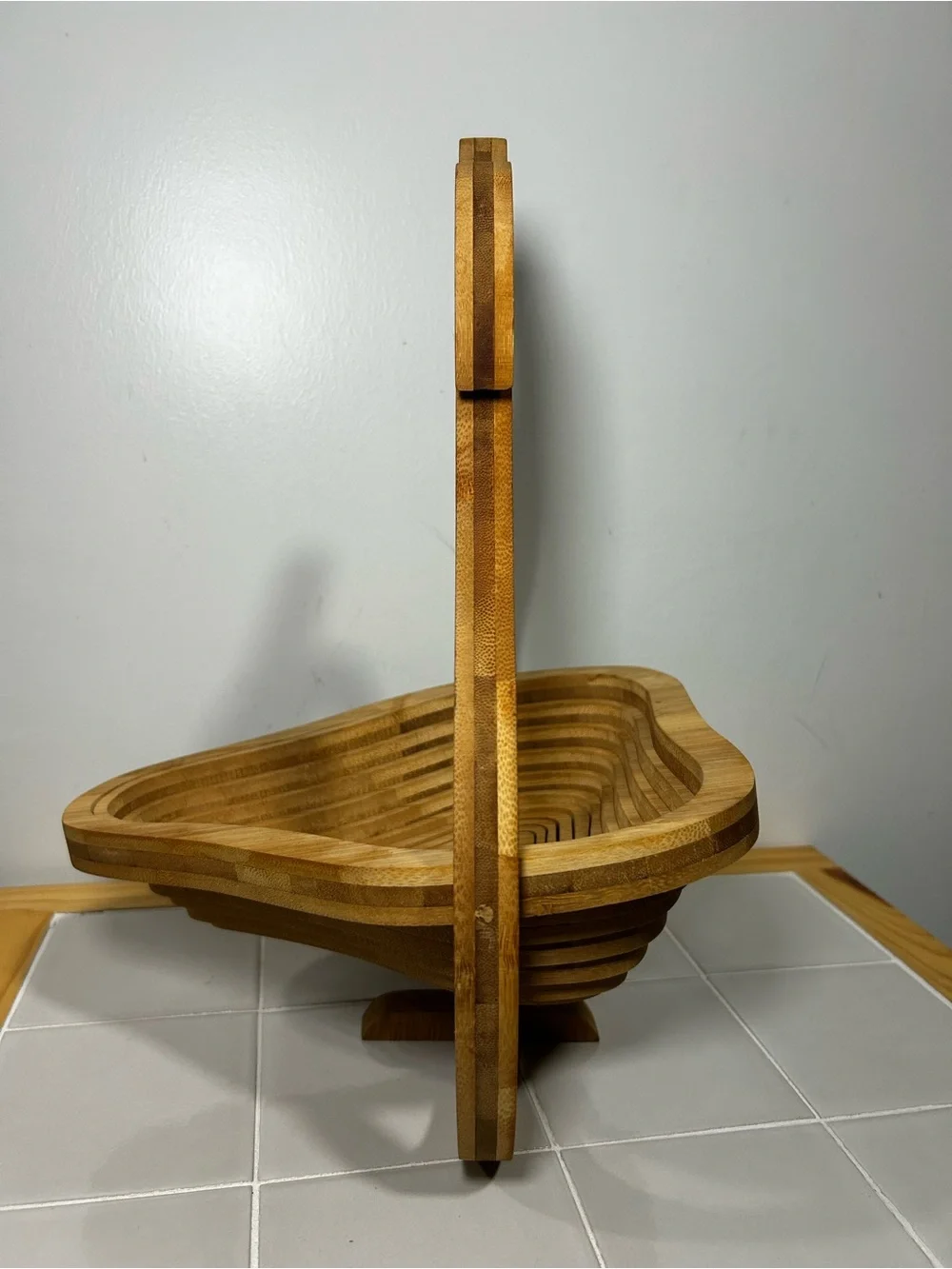 Vtg Pear Shaped Wooden Fruit Basket Bowl Trivet Fold Out Collapsible Accordion
